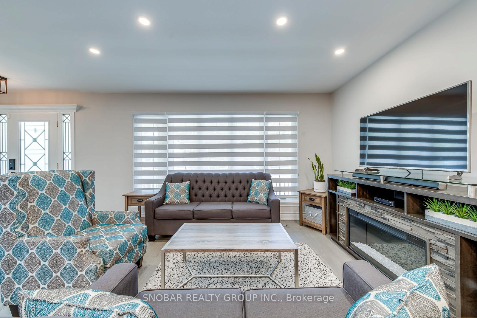 Photo 9 of 19 Forest Path Court, Etobicoke, Thistletown-Beaumonde Heights — HOMEH