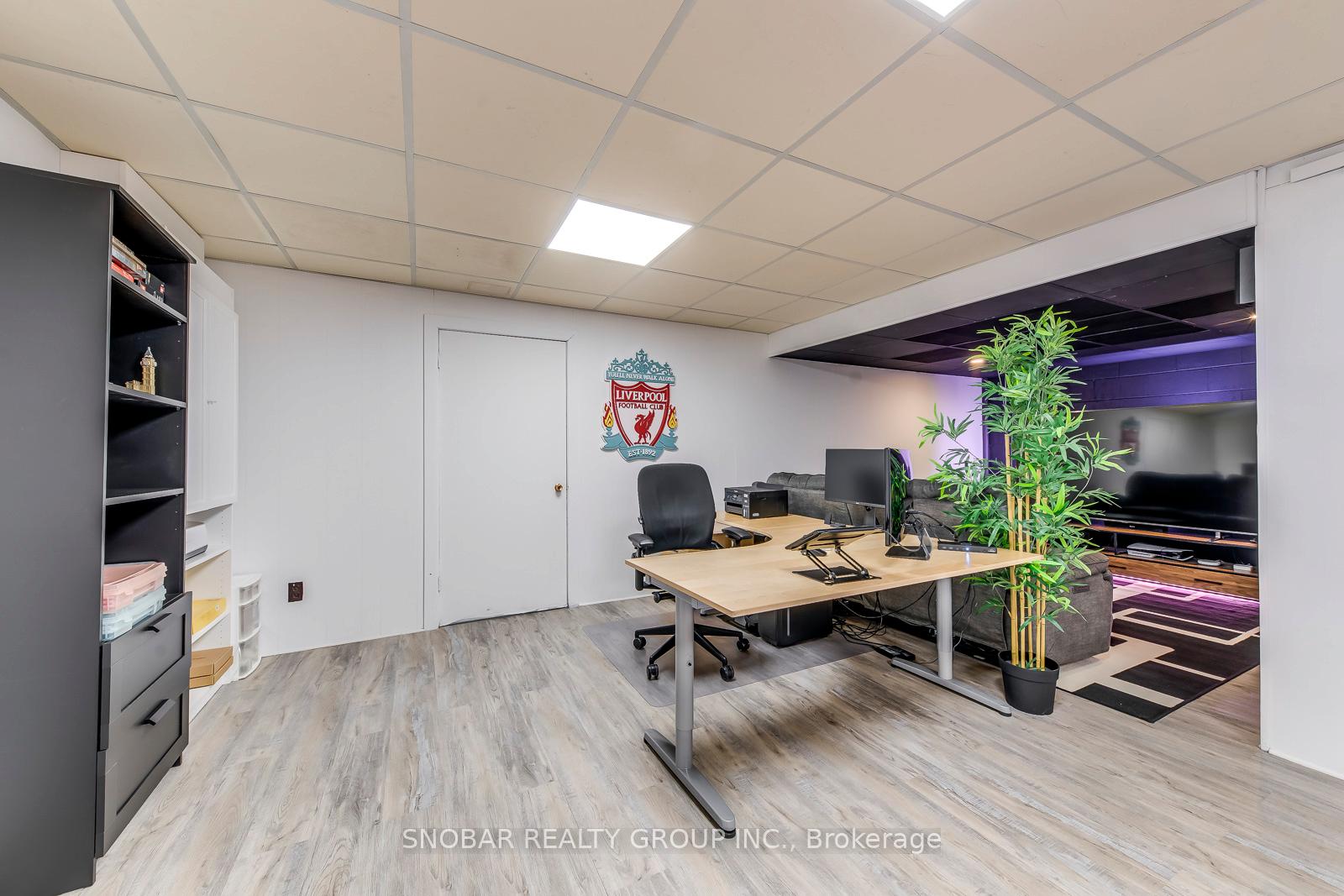 Photo 3 of 19 Forest Path Court, Etobicoke, Thistletown-Beaumonde Heights — HOMEH