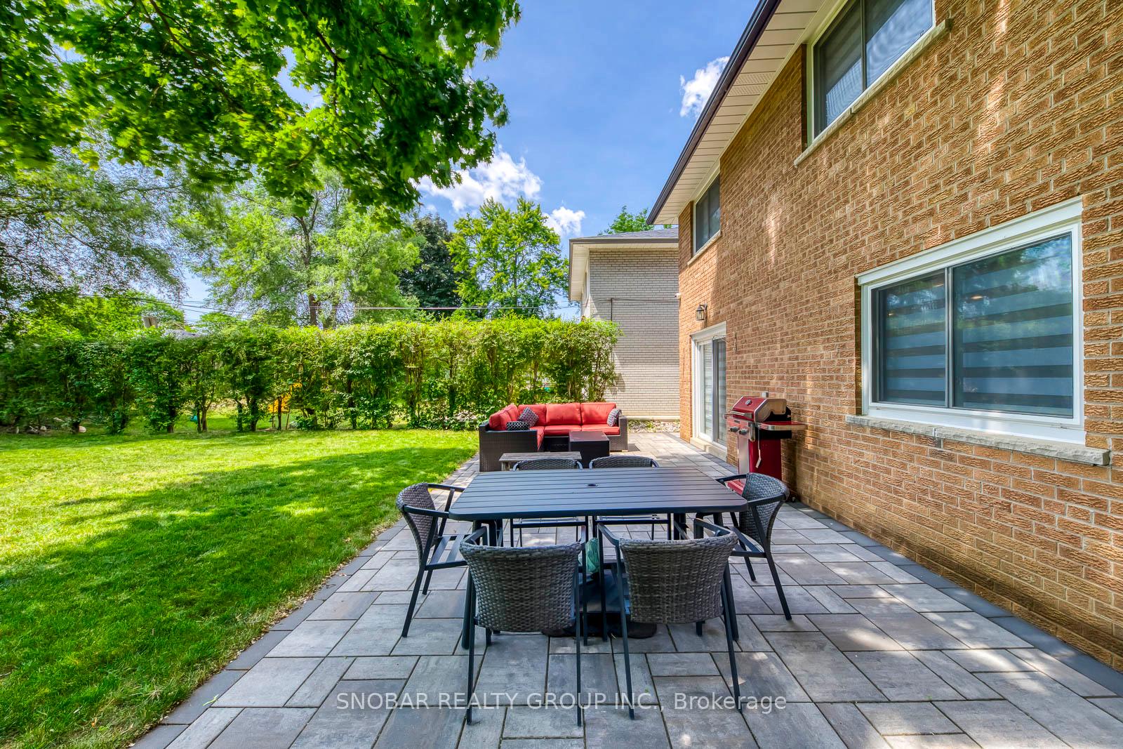 Photo 24 of 19 Forest Path Court, Etobicoke, Thistletown-Beaumonde Heights — HOMEH
