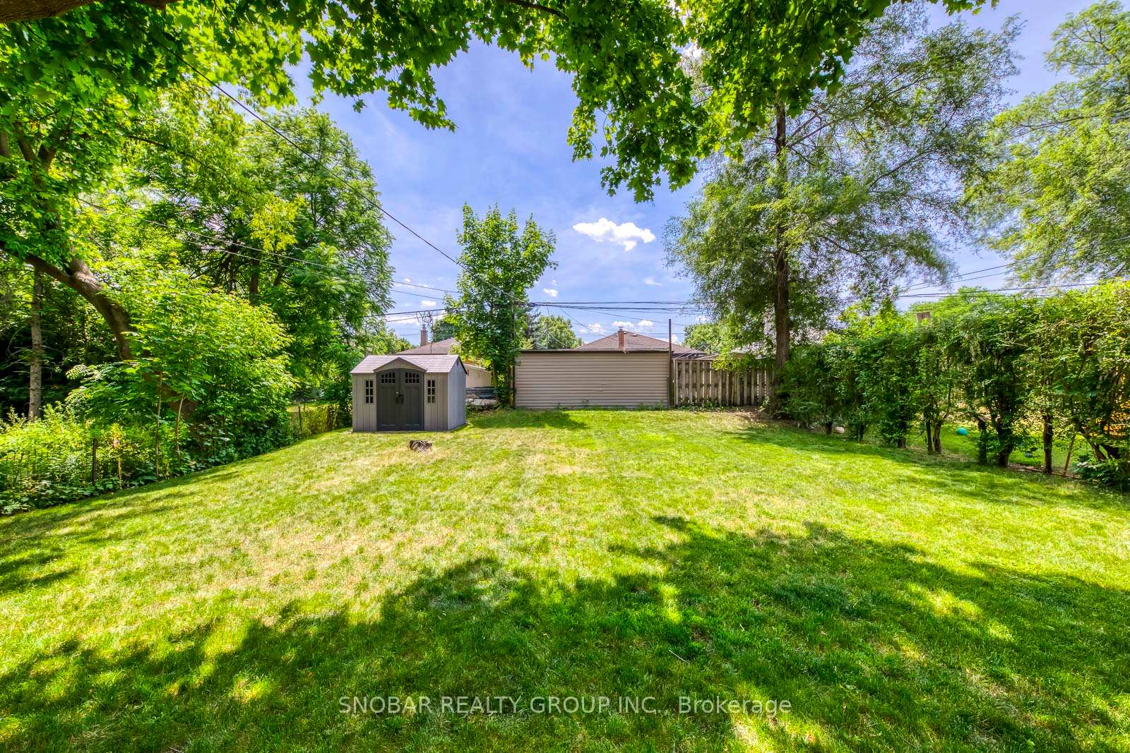 Photo 14 of 19 Forest Path Court, Etobicoke, Thistletown-Beaumonde Heights — HOMEH