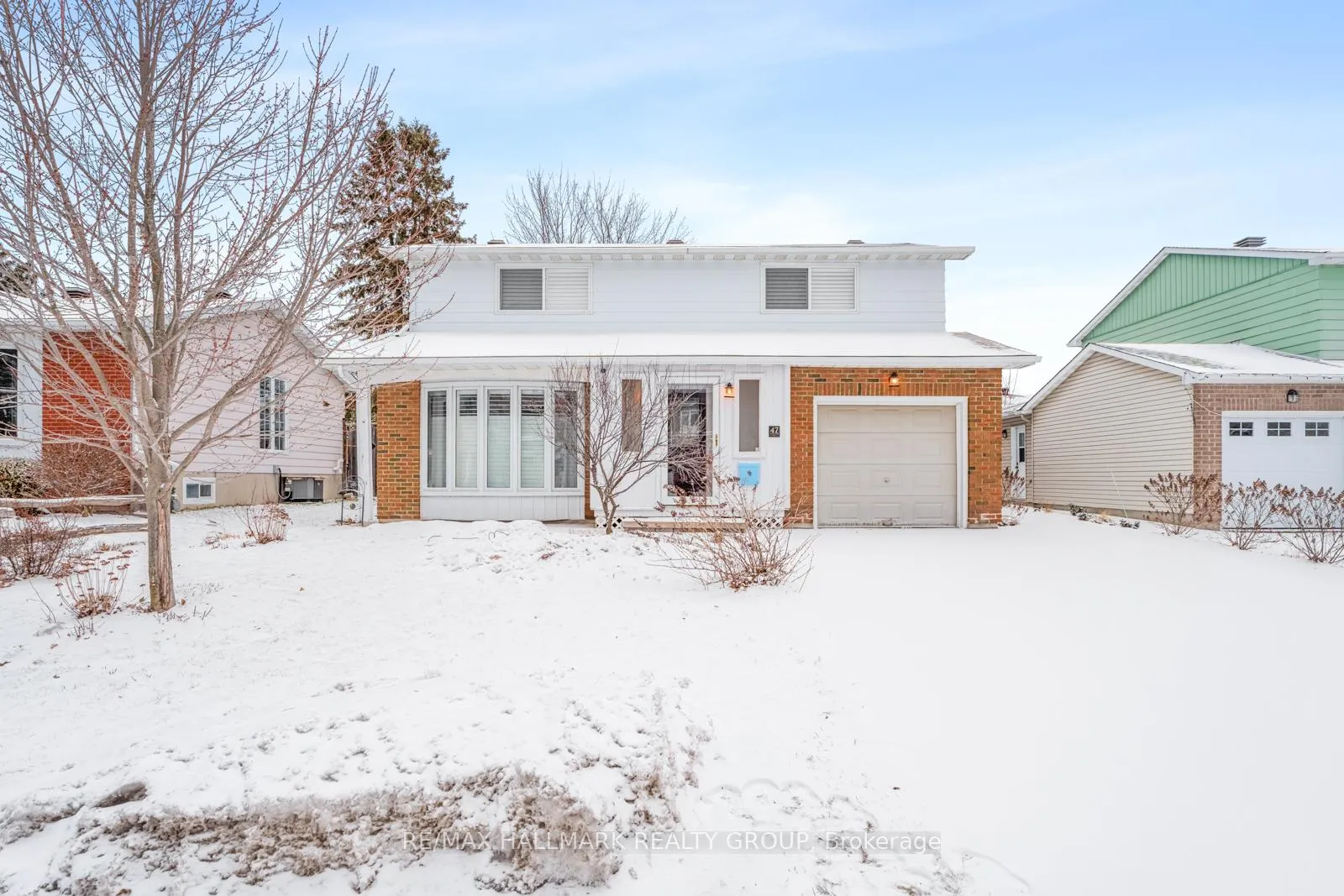 Photo 2 of 47 Woodburn Drive, Ottawa, Blackburn Hamlet — HOMEH