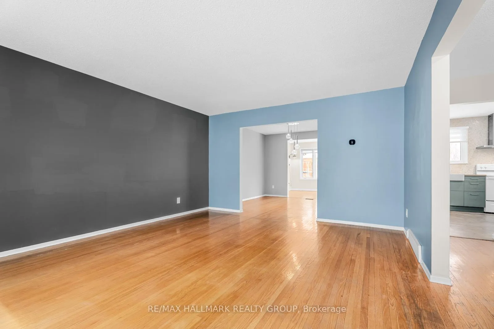 Photo 47 of 47 Woodburn Drive, Ottawa, Blackburn Hamlet — HOMEH