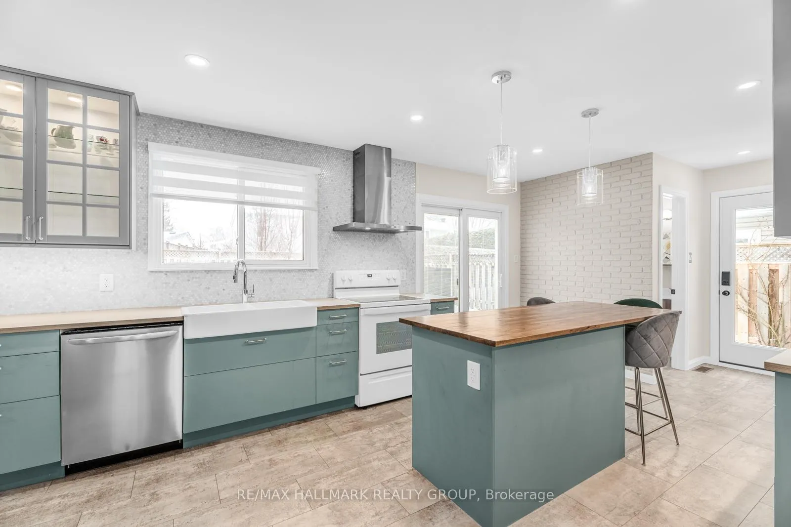 Photo 70 of 47 Woodburn Drive, Ottawa, Blackburn Hamlet — HOMEH