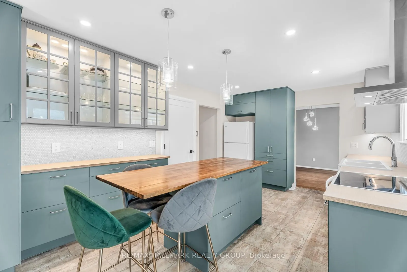 Photo 81 of 47 Woodburn Drive, Ottawa, Blackburn Hamlet — HOMEH
