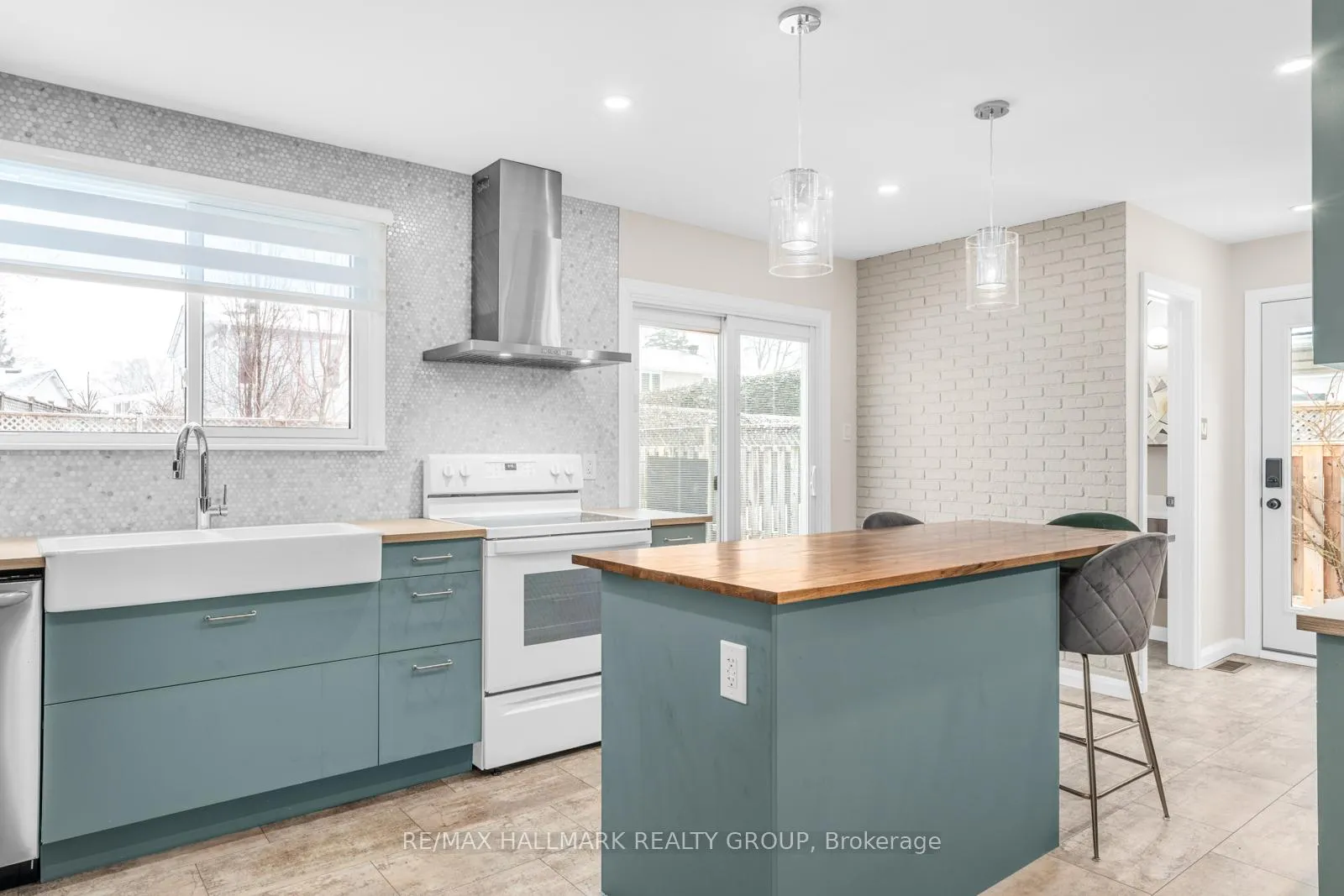 Photo 108 of 47 Woodburn Drive, Ottawa, Blackburn Hamlet — HOMEH