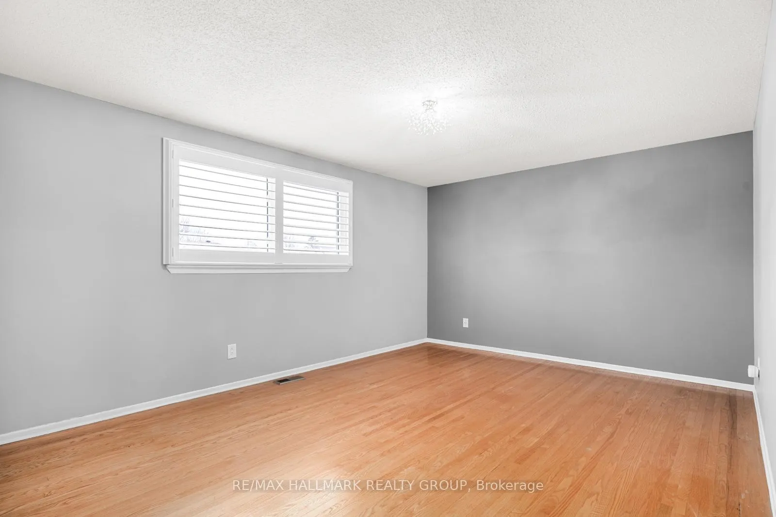 Photo 123 of 47 Woodburn Drive, Ottawa, Blackburn Hamlet — HOMEH
