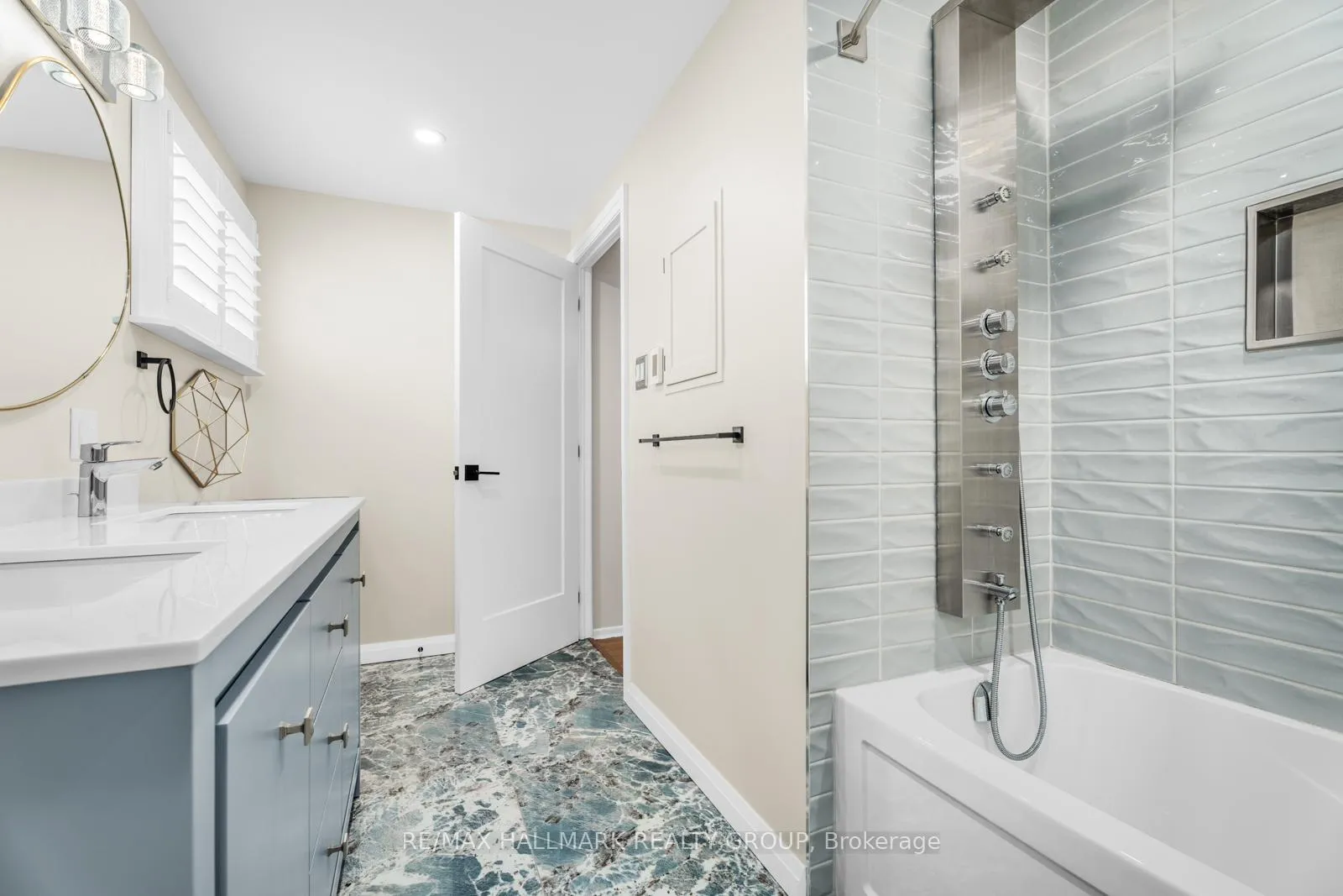 Photo 164 of 47 Woodburn Drive, Ottawa, Blackburn Hamlet — HOMEH
