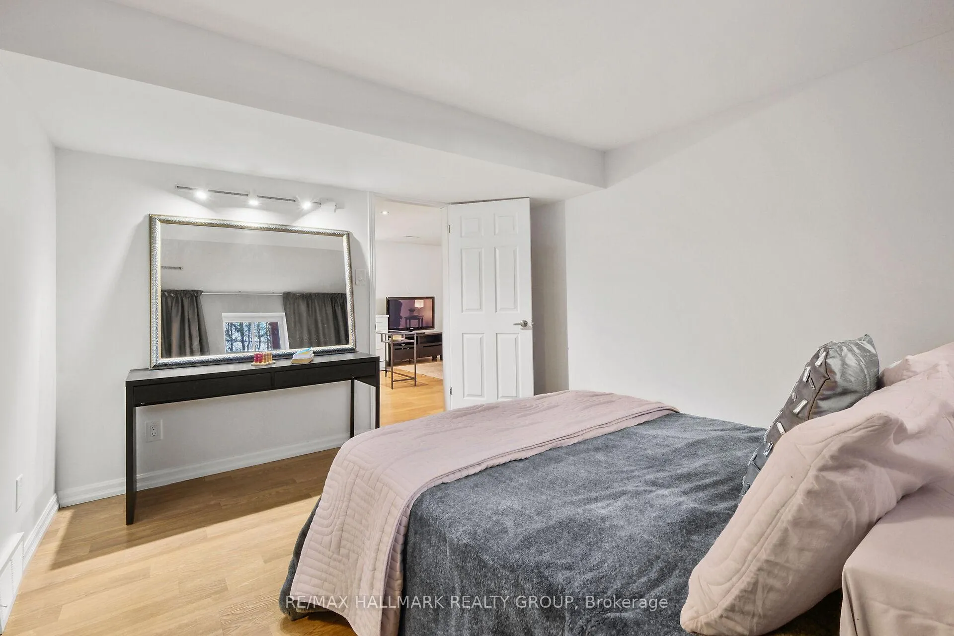 Photo 212 of 34 Florizel Avenue, Ottawa, Westcliffe Estates — HOMEH