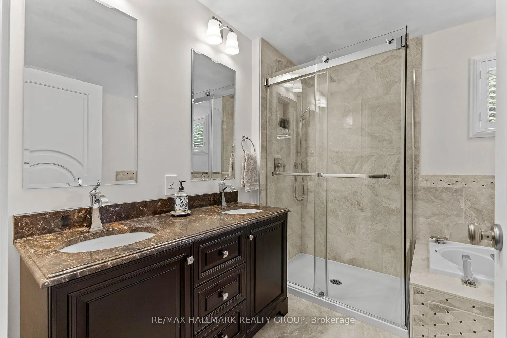 Photo 152 of 1883 Barnhart Place, Ottawa, Alta Vista/Faircrest Heights — HOMEH