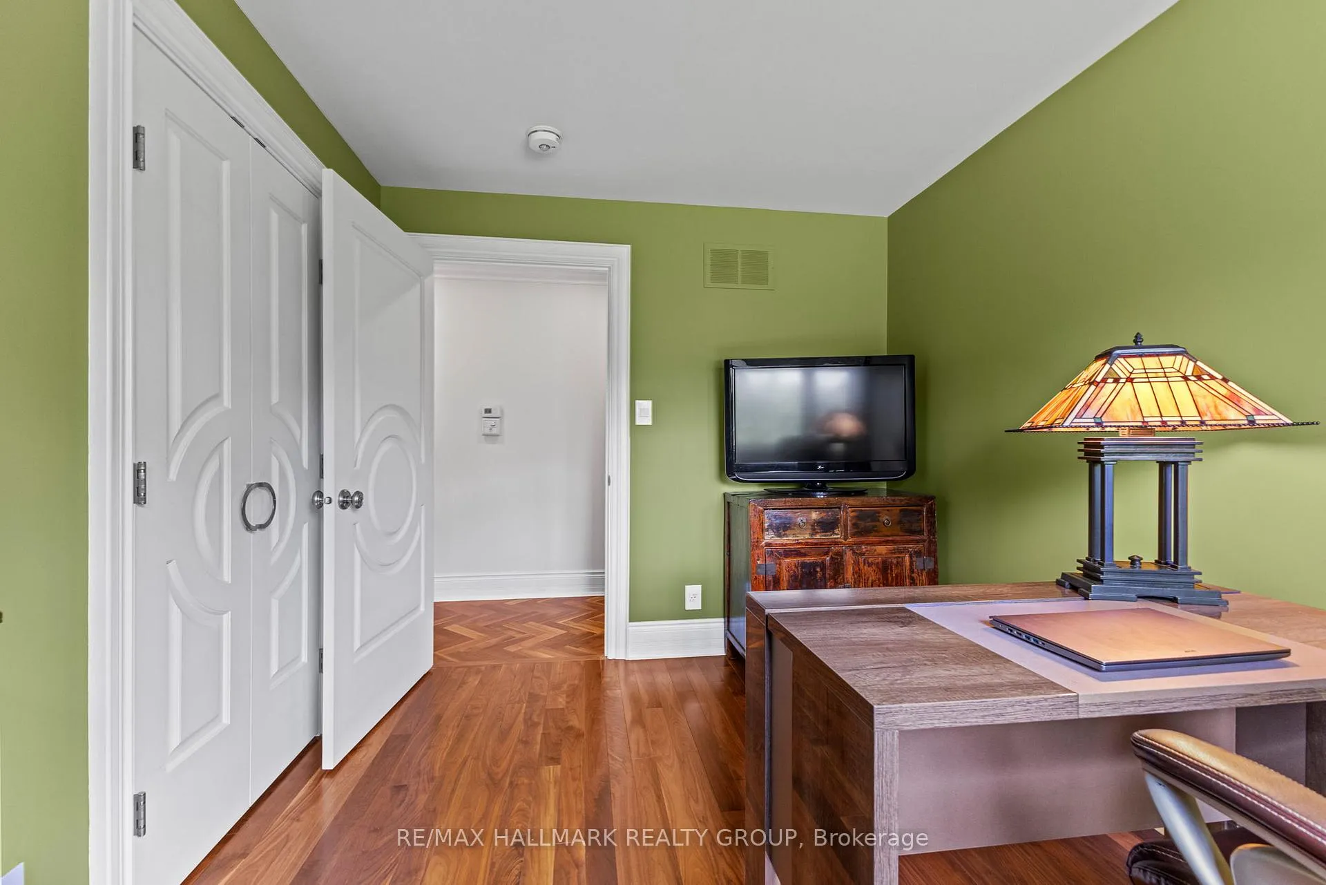 Photo 203 of 1883 Barnhart Place, Ottawa, Alta Vista/Faircrest Heights — HOMEH