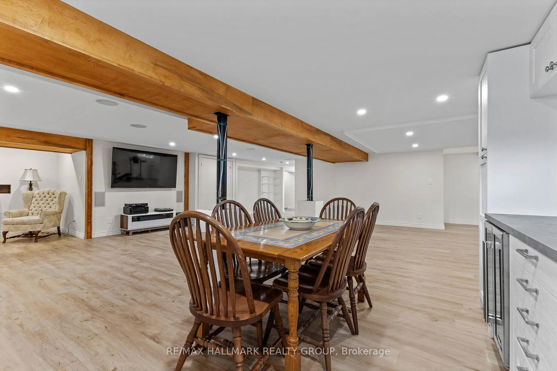 Photo 219 of 1883 Barnhart Place, Ottawa, Alta Vista/Faircrest Heights — HOMEH