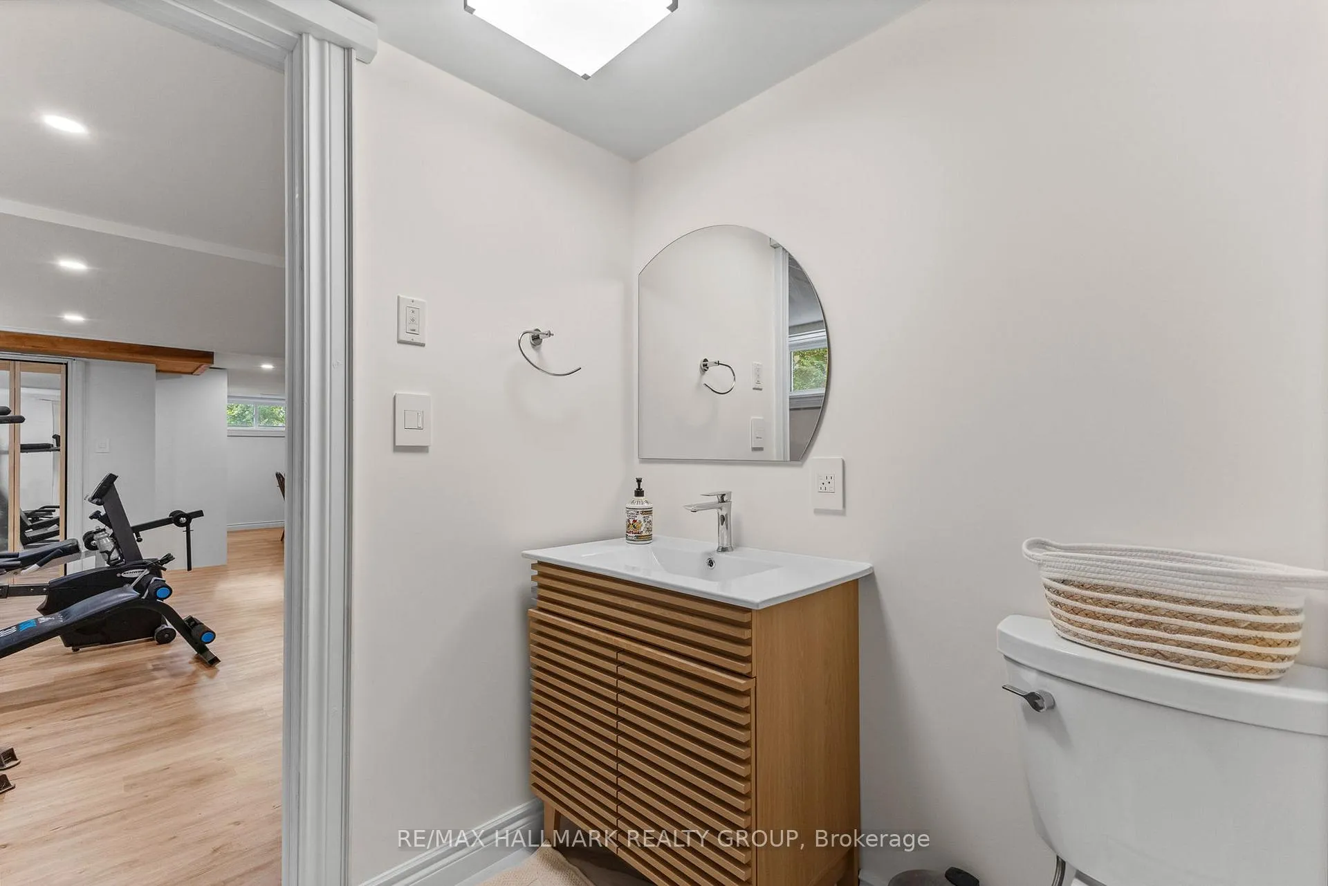 Photo 235 of 1883 Barnhart Place, Ottawa, Alta Vista/Faircrest Heights — HOMEH