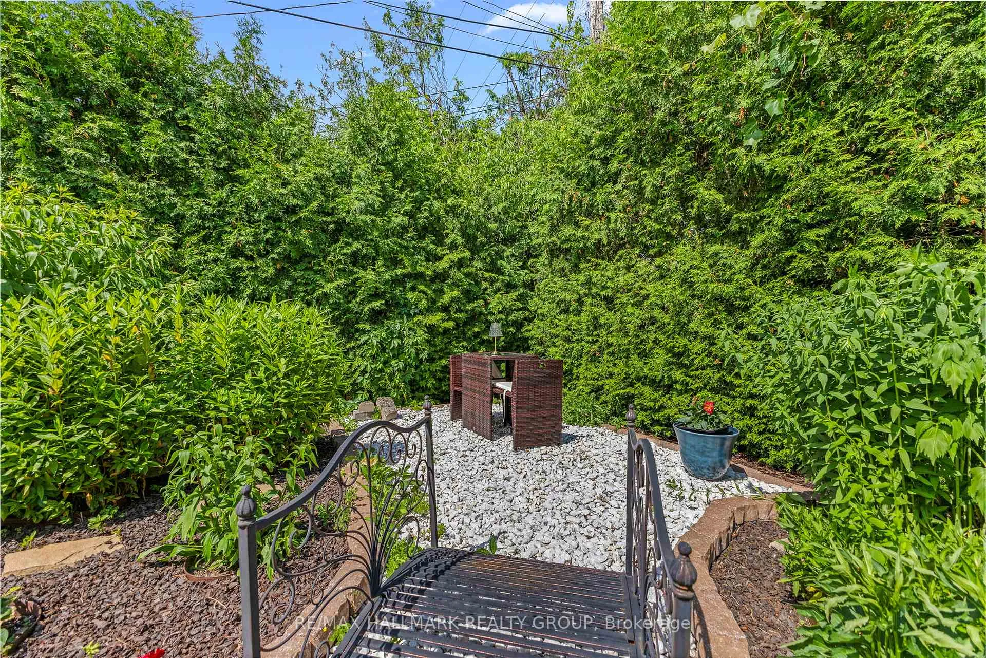 Photo 259 of 1883 Barnhart Place, Ottawa, Alta Vista/Faircrest Heights — HOMEH