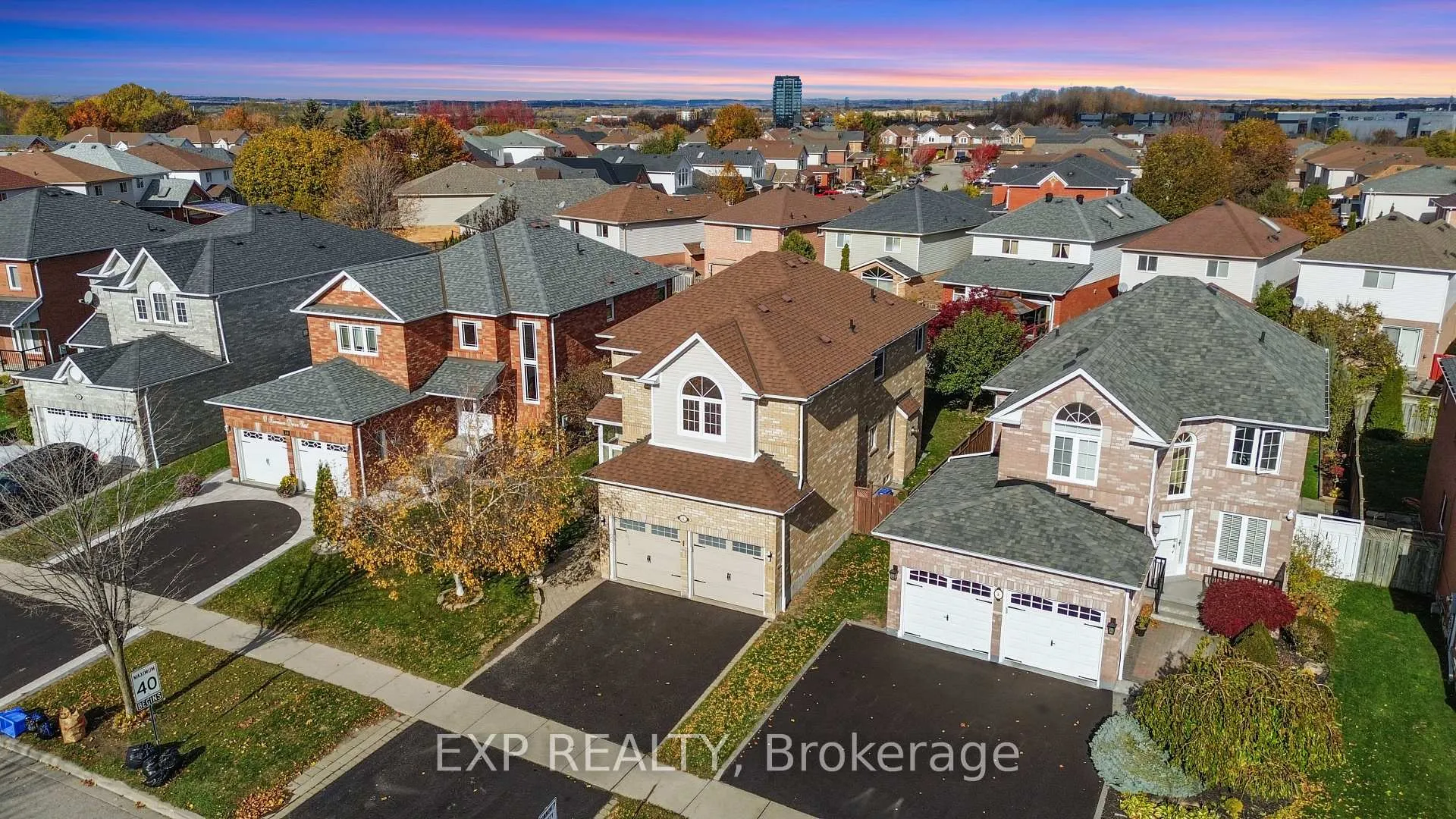 Photo 11 of 8 Kerrison Drive W, Ajax, Central — HOMEH