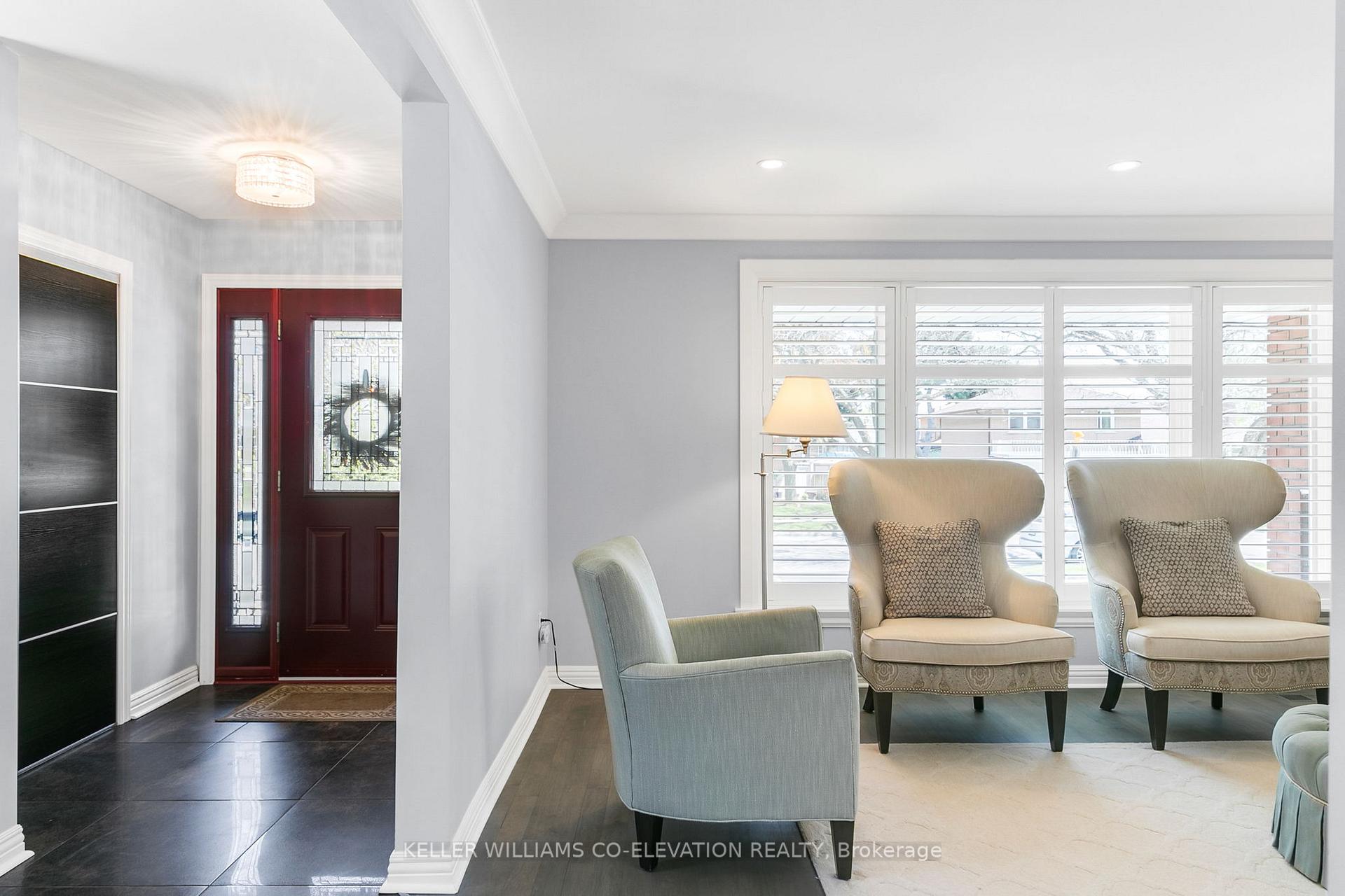 Photo 4 of 122 Sun Row Drive, Etobicoke, Willowridge-Martingrove-Richview — HOMEH