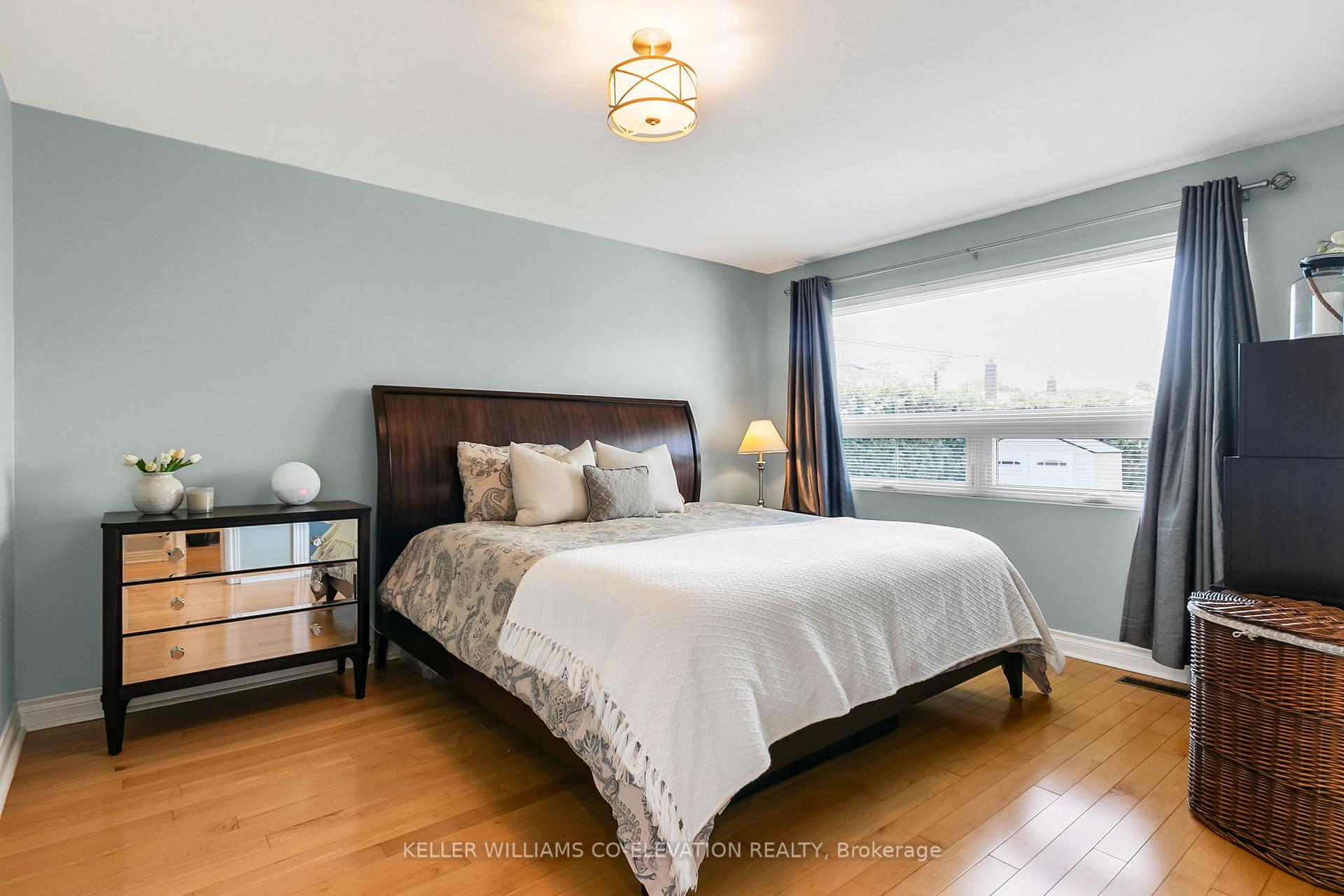 Photo 18 of 122 Sun Row Drive, Etobicoke, Willowridge-Martingrove-Richview — HOMEH
