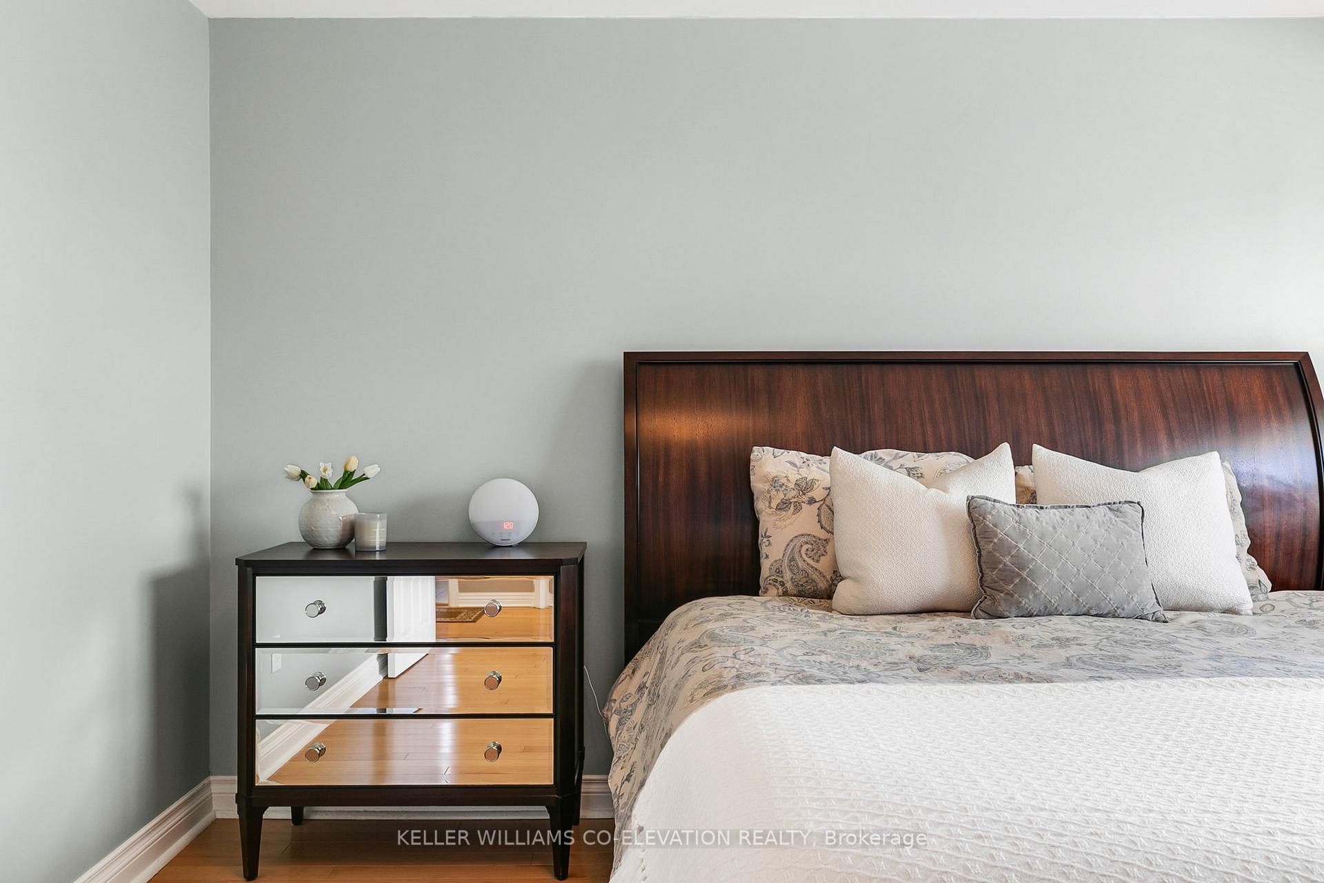 Photo 21 of 122 Sun Row Drive, Etobicoke, Willowridge-Martingrove-Richview — HOMEH