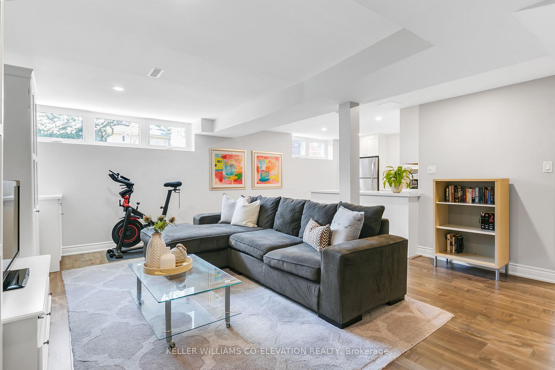 Photo 30 of 122 Sun Row Drive, Etobicoke, Willowridge-Martingrove-Richview — HOMEH