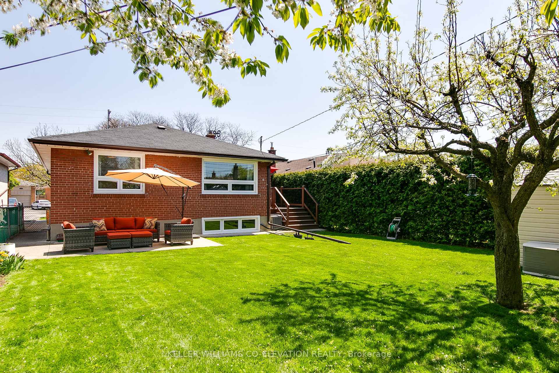 Photo 43 of 122 Sun Row Drive, Etobicoke, Willowridge-Martingrove-Richview — HOMEH