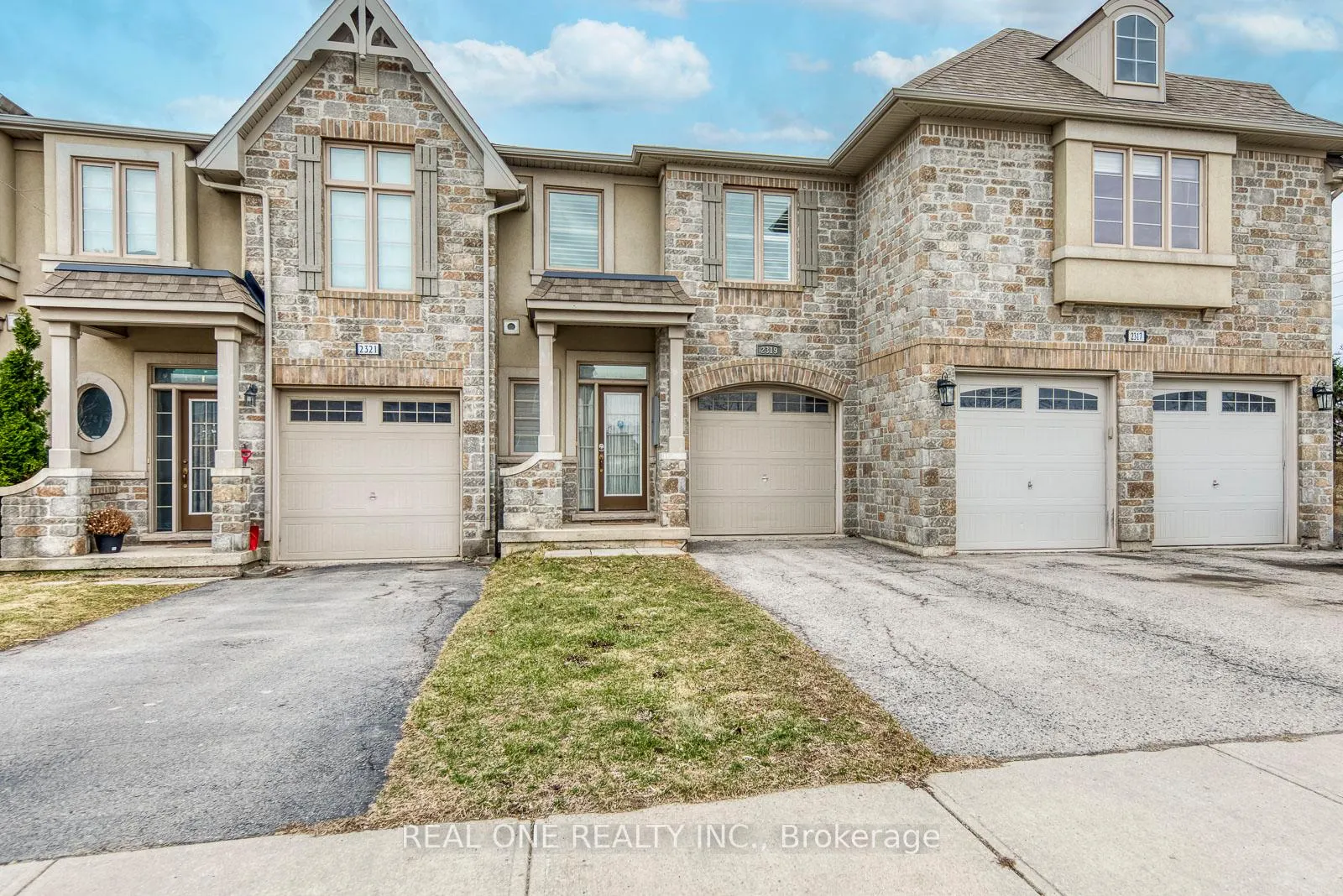 Photo 2 of 2319 Stone Glen Crescent, Oakville, Westmount — HOMEH