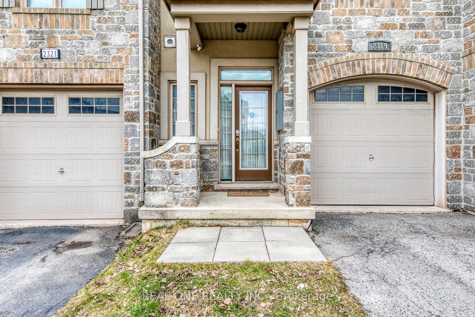 Photo 3 of 2319 Stone Glen Crescent, Oakville, Westmount — HOMEH