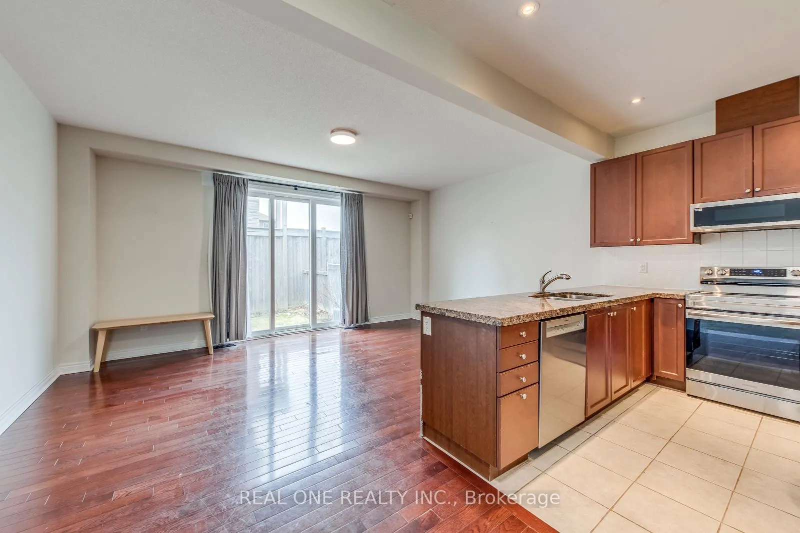 Photo 6 of 2319 Stone Glen Crescent, Oakville, Westmount — HOMEH