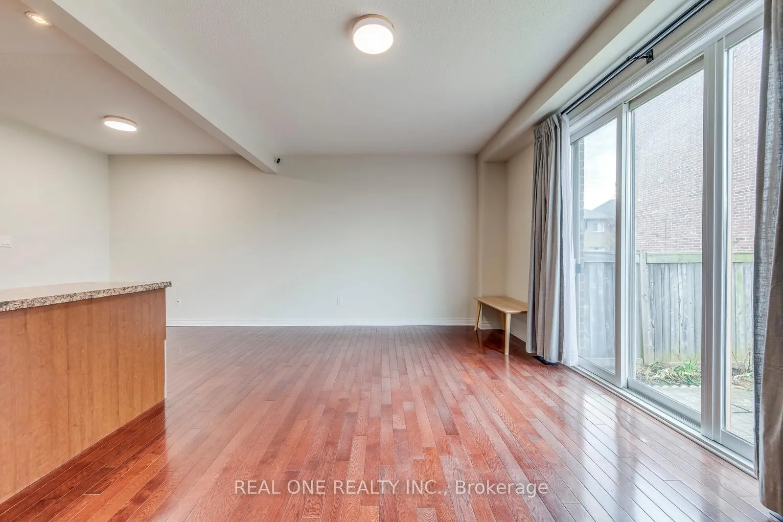 Photo 15 of 2319 Stone Glen Crescent, Oakville, Westmount — HOMEH