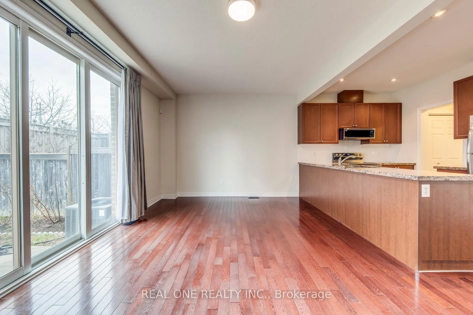 Photo 19 of 2319 Stone Glen Crescent, Oakville, Westmount — HOMEH