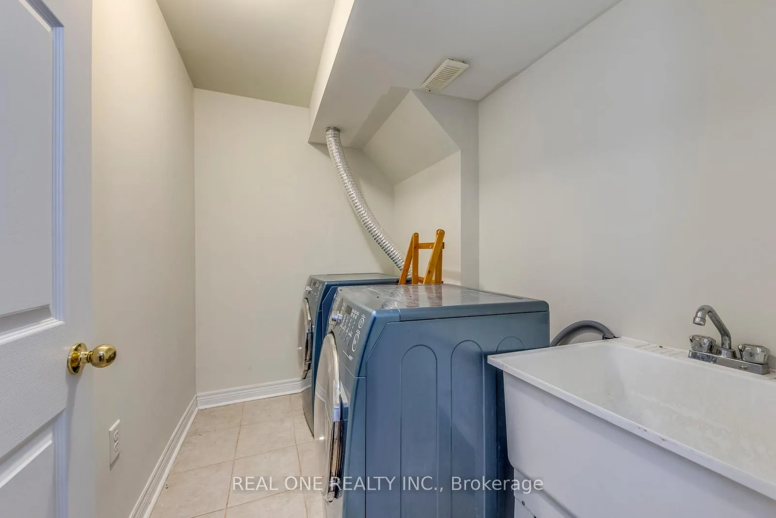 Photo 35 of 2319 Stone Glen Crescent, Oakville, Westmount — HOMEH