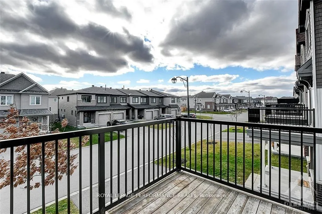 Photo 2 of 610 Lauraleaf Crescent, Ottawa, Barrhaven - Half Moon Bay — HOMEH