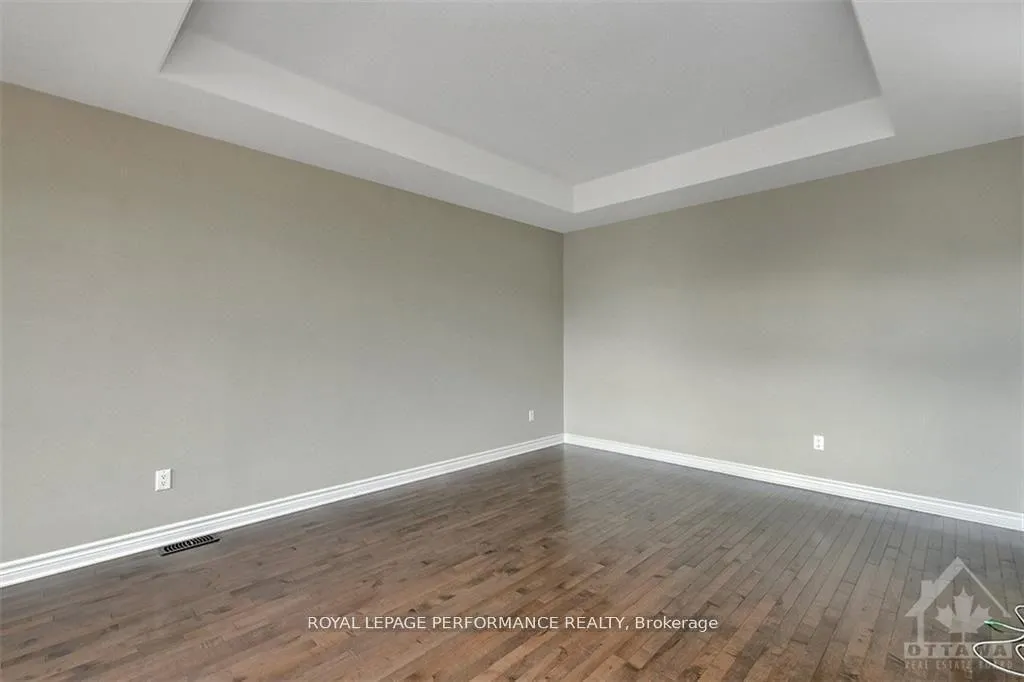 Photo 3 of 610 Lauraleaf Crescent, Ottawa, Barrhaven - Half Moon Bay — HOMEH
