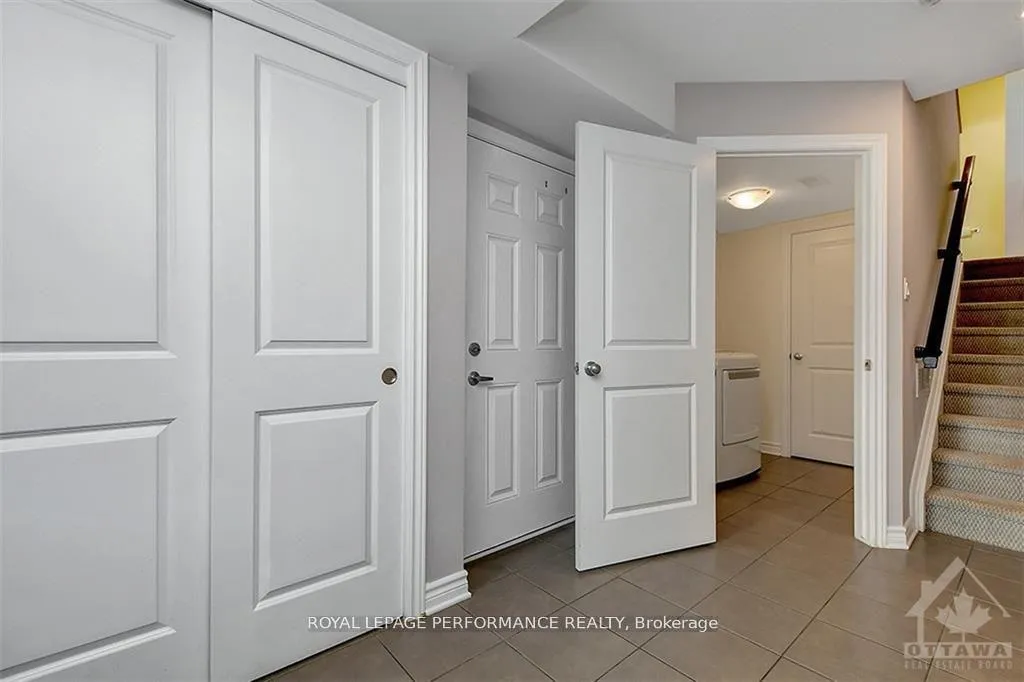 Photo 4 of 610 Lauraleaf Crescent, Ottawa, Barrhaven - Half Moon Bay — HOMEH