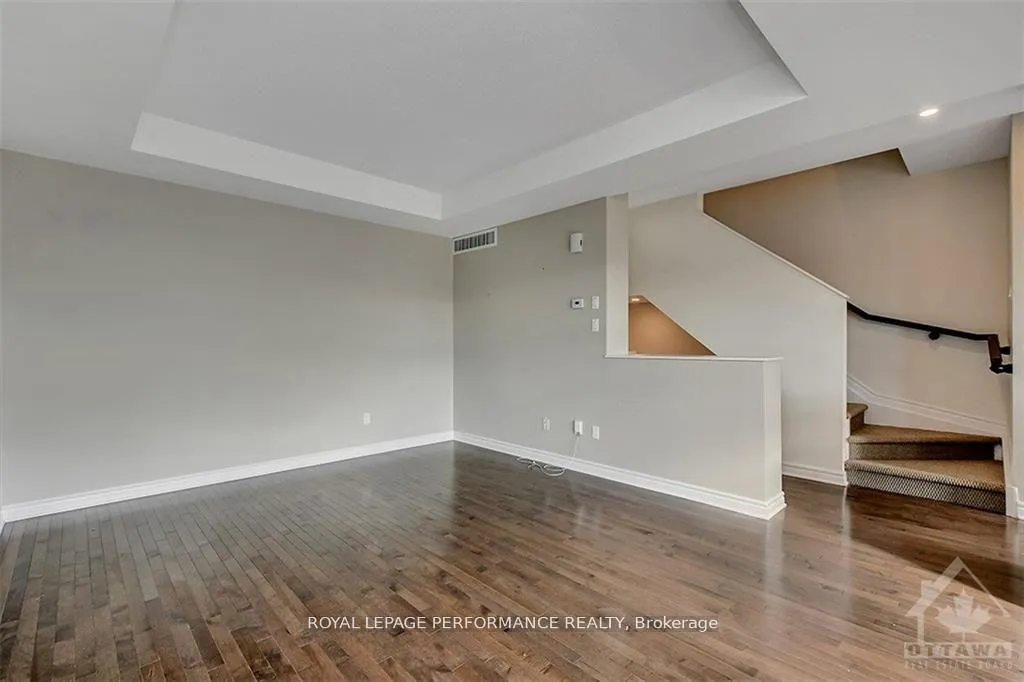 Photo 6 of 610 Lauraleaf Crescent, Ottawa, Barrhaven - Half Moon Bay — HOMEH
