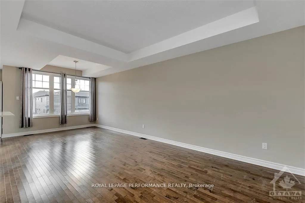 Photo 8 of 610 Lauraleaf Crescent, Ottawa, Barrhaven - Half Moon Bay — HOMEH
