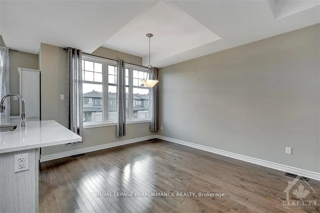 Photo 9 of 610 Lauraleaf Crescent, Ottawa, Barrhaven - Half Moon Bay — HOMEH