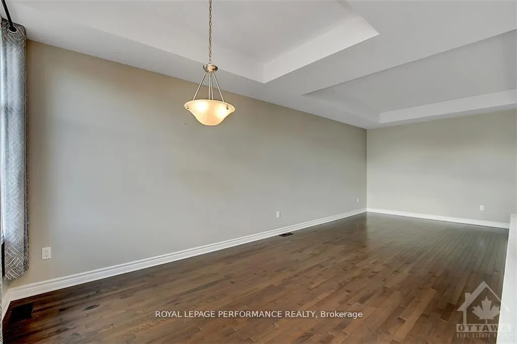 Photo 12 of 610 Lauraleaf Crescent, Ottawa, Barrhaven - Half Moon Bay — HOMEH
