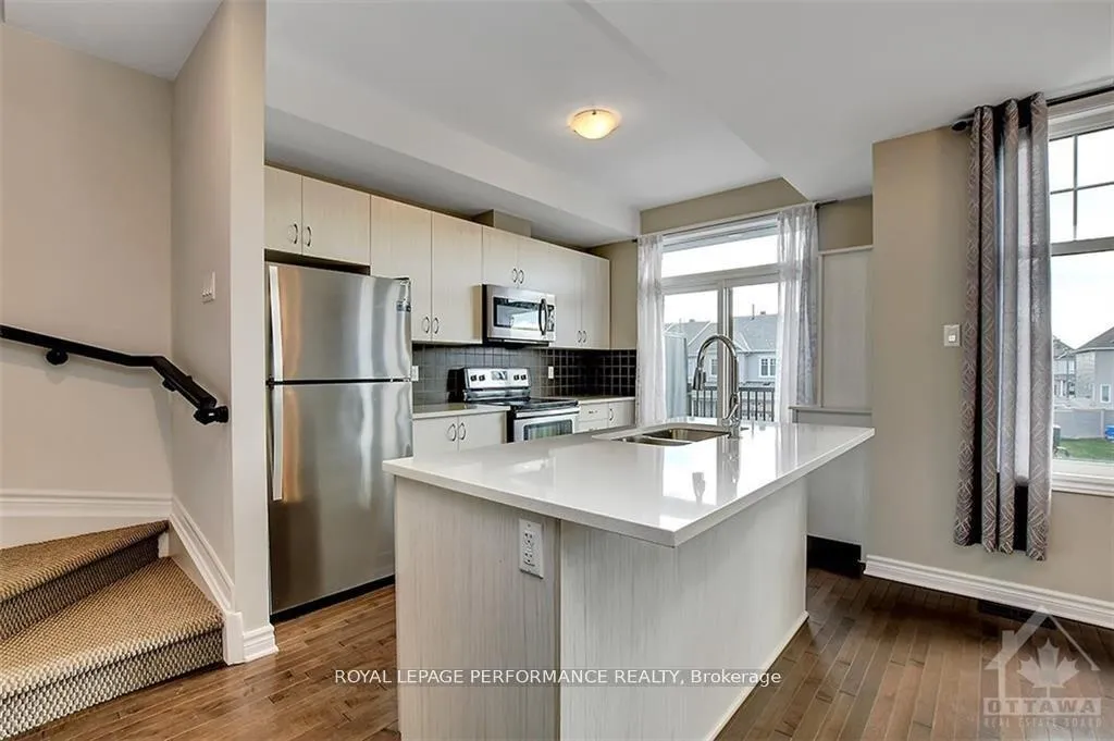 Photo 13 of 610 Lauraleaf Crescent, Ottawa, Barrhaven - Half Moon Bay — HOMEH