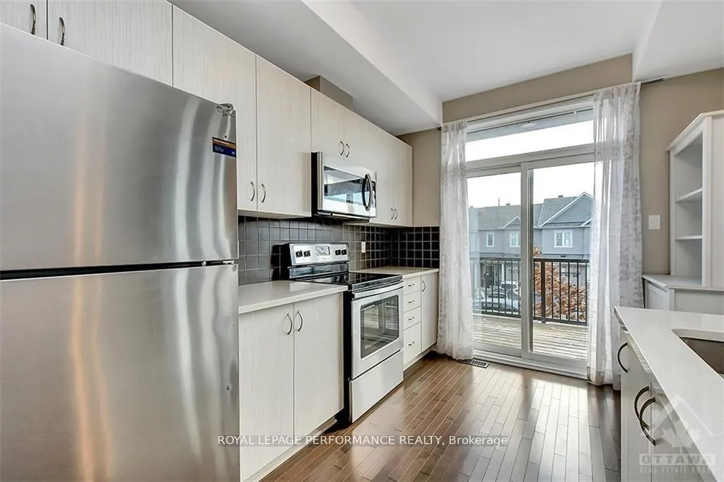 Photo 14 of 610 Lauraleaf Crescent, Ottawa, Barrhaven - Half Moon Bay — HOMEH