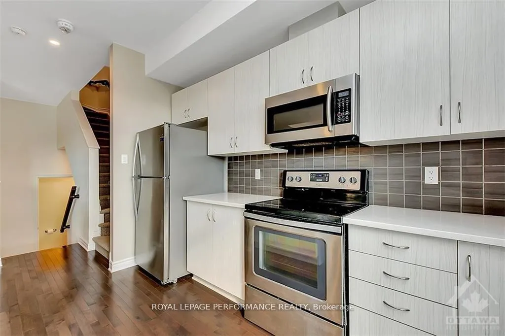 Photo 17 of 610 Lauraleaf Crescent, Ottawa, Barrhaven - Half Moon Bay — HOMEH