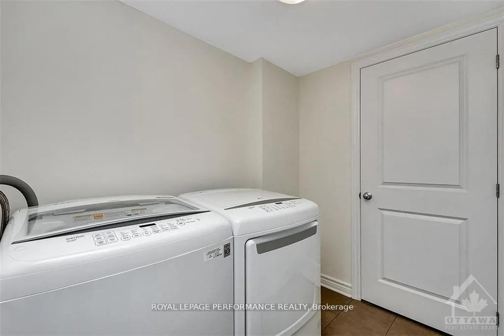 Photo 18 of 610 Lauraleaf Crescent, Ottawa, Barrhaven - Half Moon Bay — HOMEH