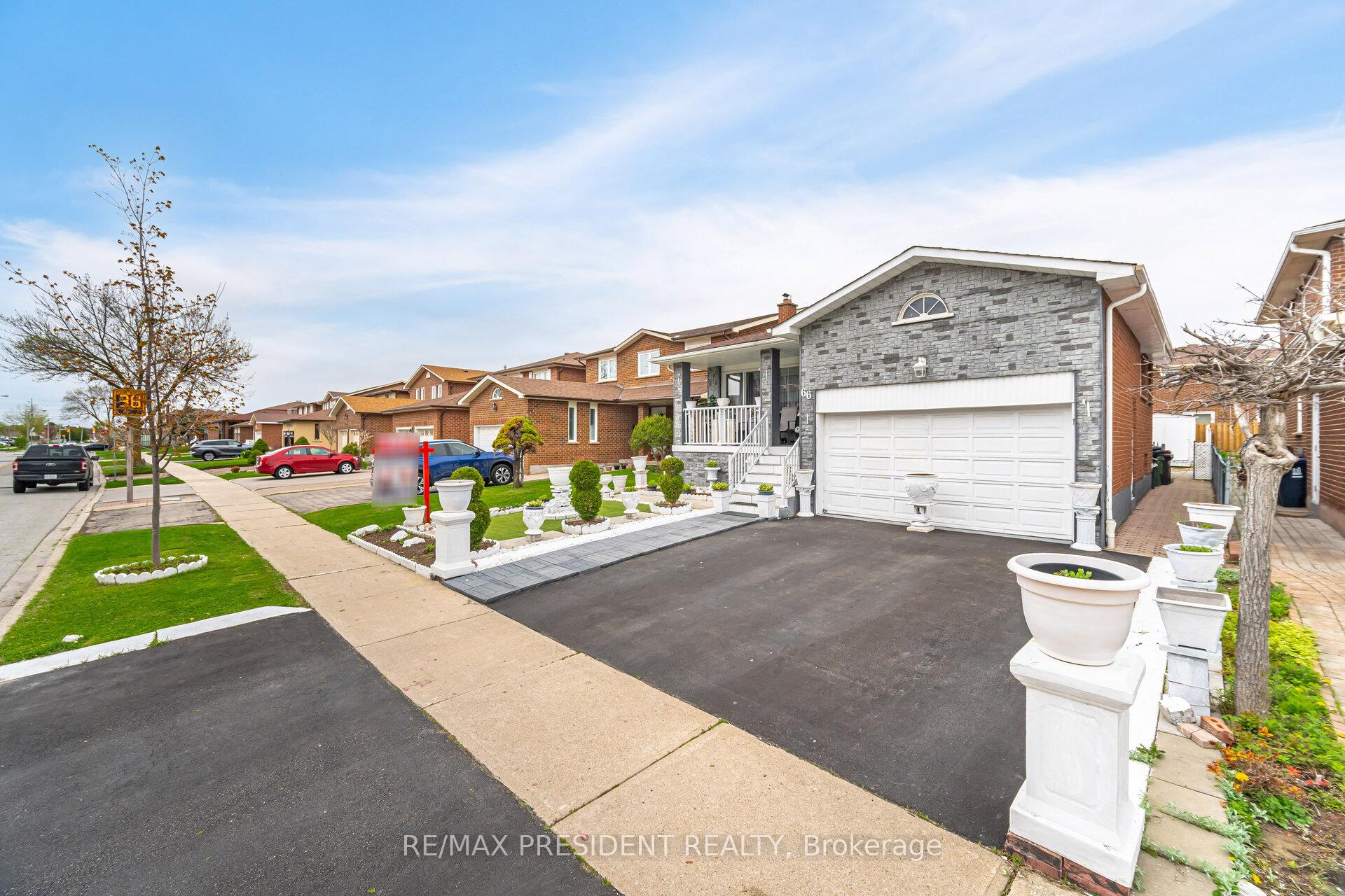 Photo 2 of 66 Gihon Spring Drive, Etobicoke, Mount Olive-Silverstone-Jamestown — HOMEH