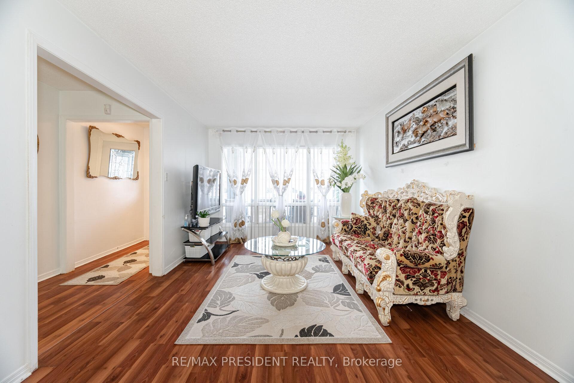 Photo 6 of 66 Gihon Spring Drive, Etobicoke, Mount Olive-Silverstone-Jamestown — HOMEH