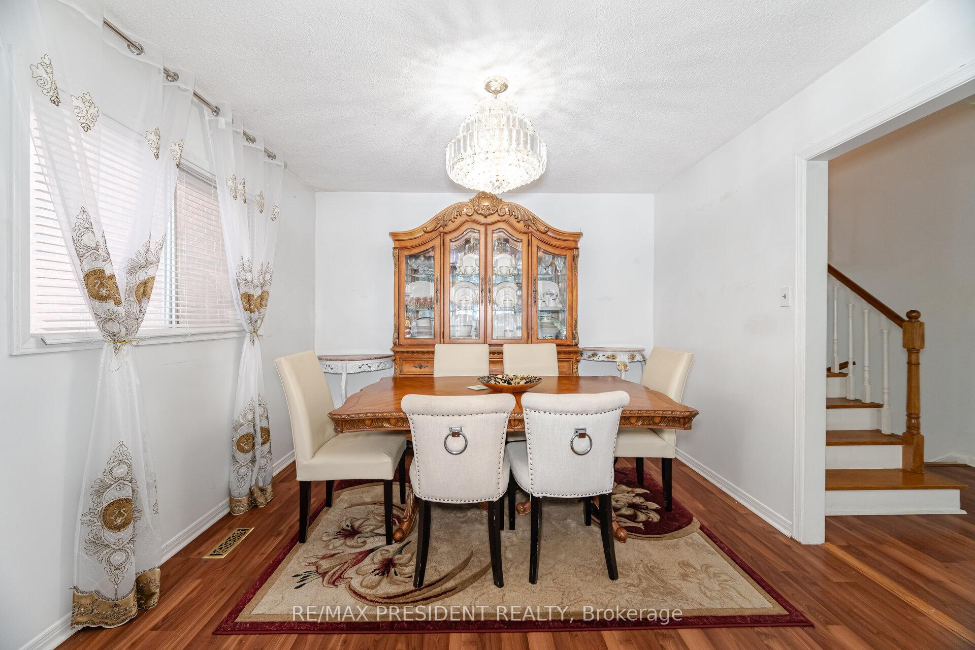 Photo 7 of 66 Gihon Spring Drive, Etobicoke, Mount Olive-Silverstone-Jamestown — HOMEH
