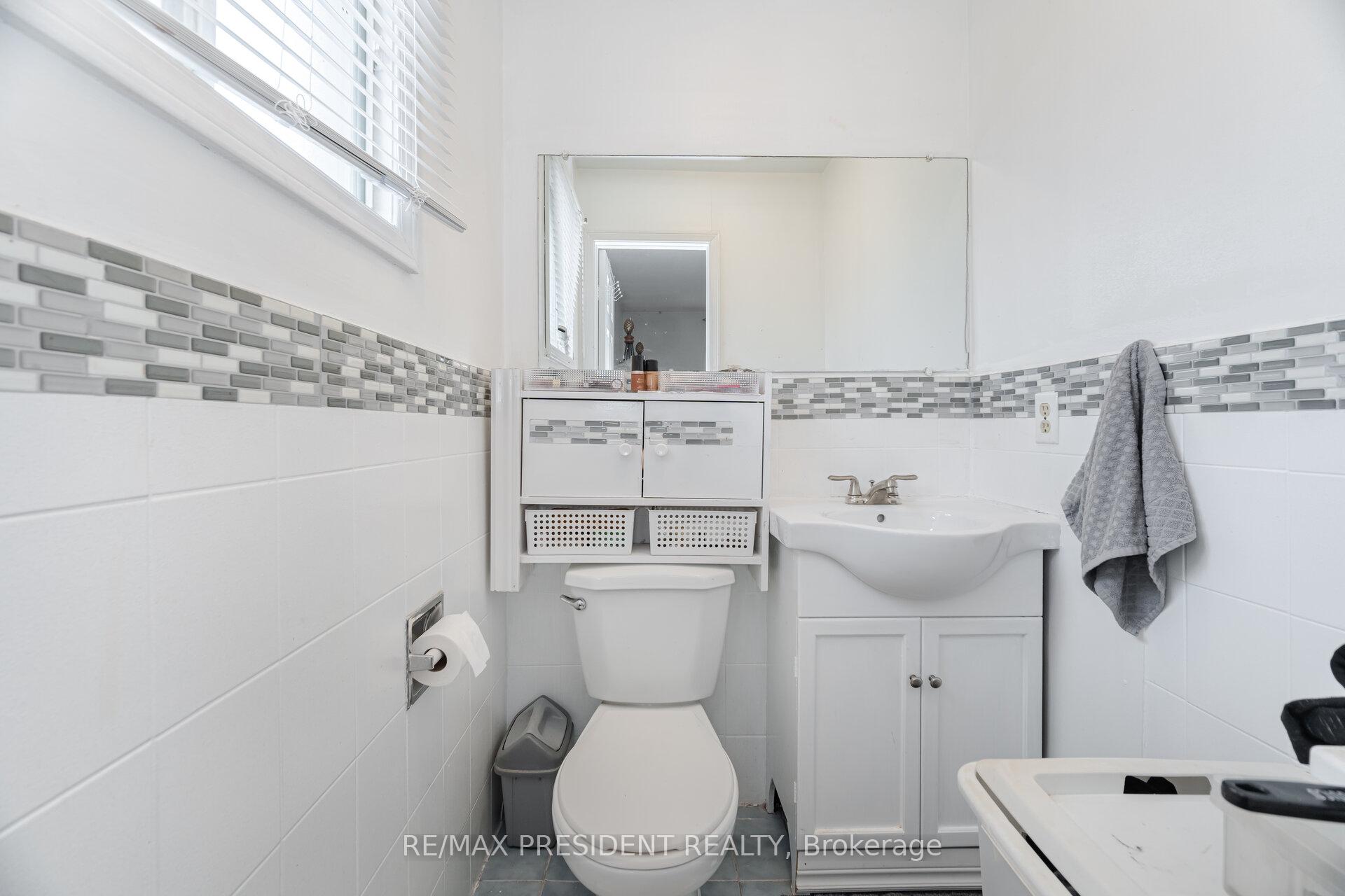 Photo 15 of 66 Gihon Spring Drive, Etobicoke, Mount Olive-Silverstone-Jamestown — HOMEH