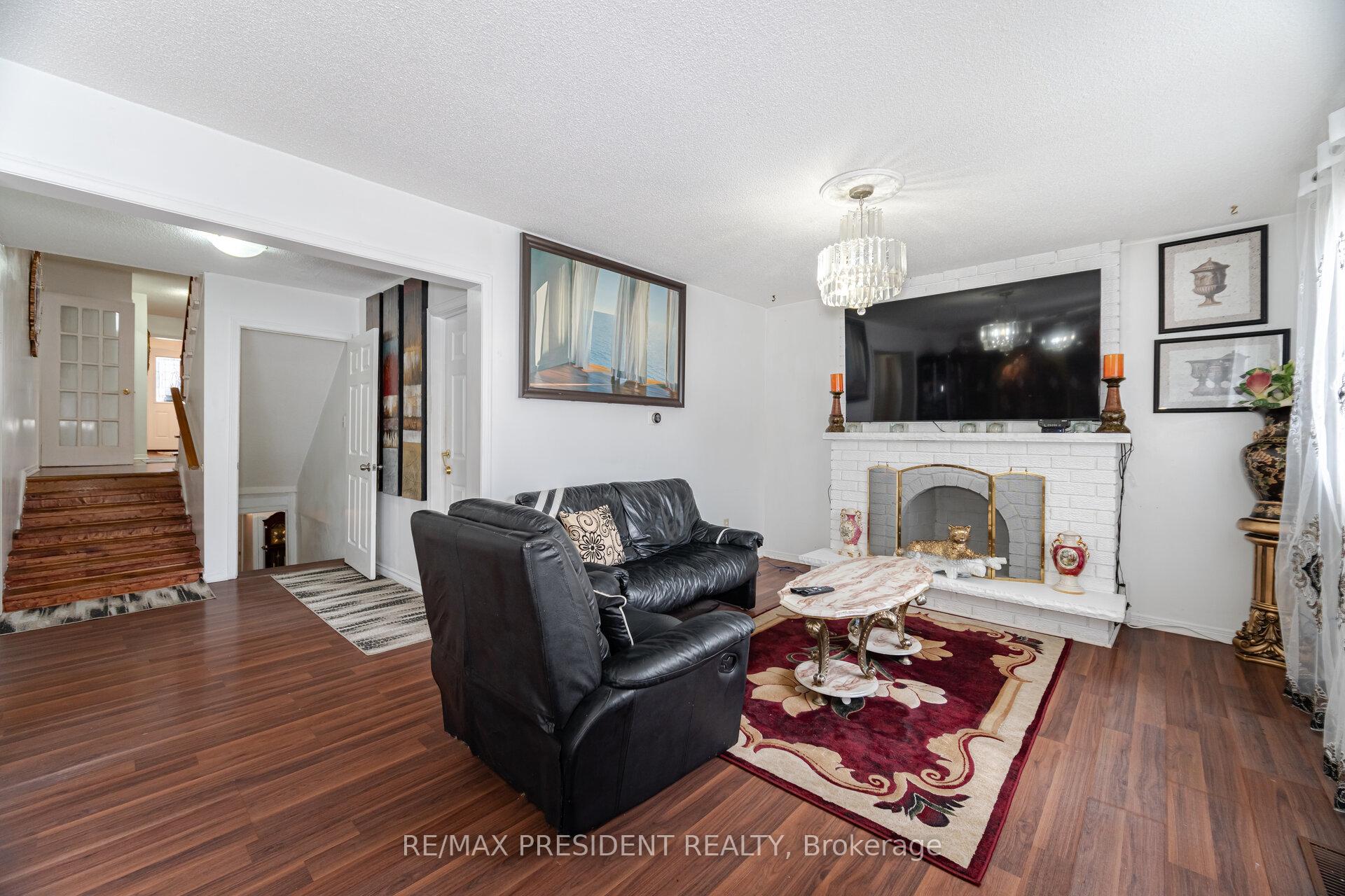 Photo 19 of 66 Gihon Spring Drive, Etobicoke, Mount Olive-Silverstone-Jamestown — HOMEH