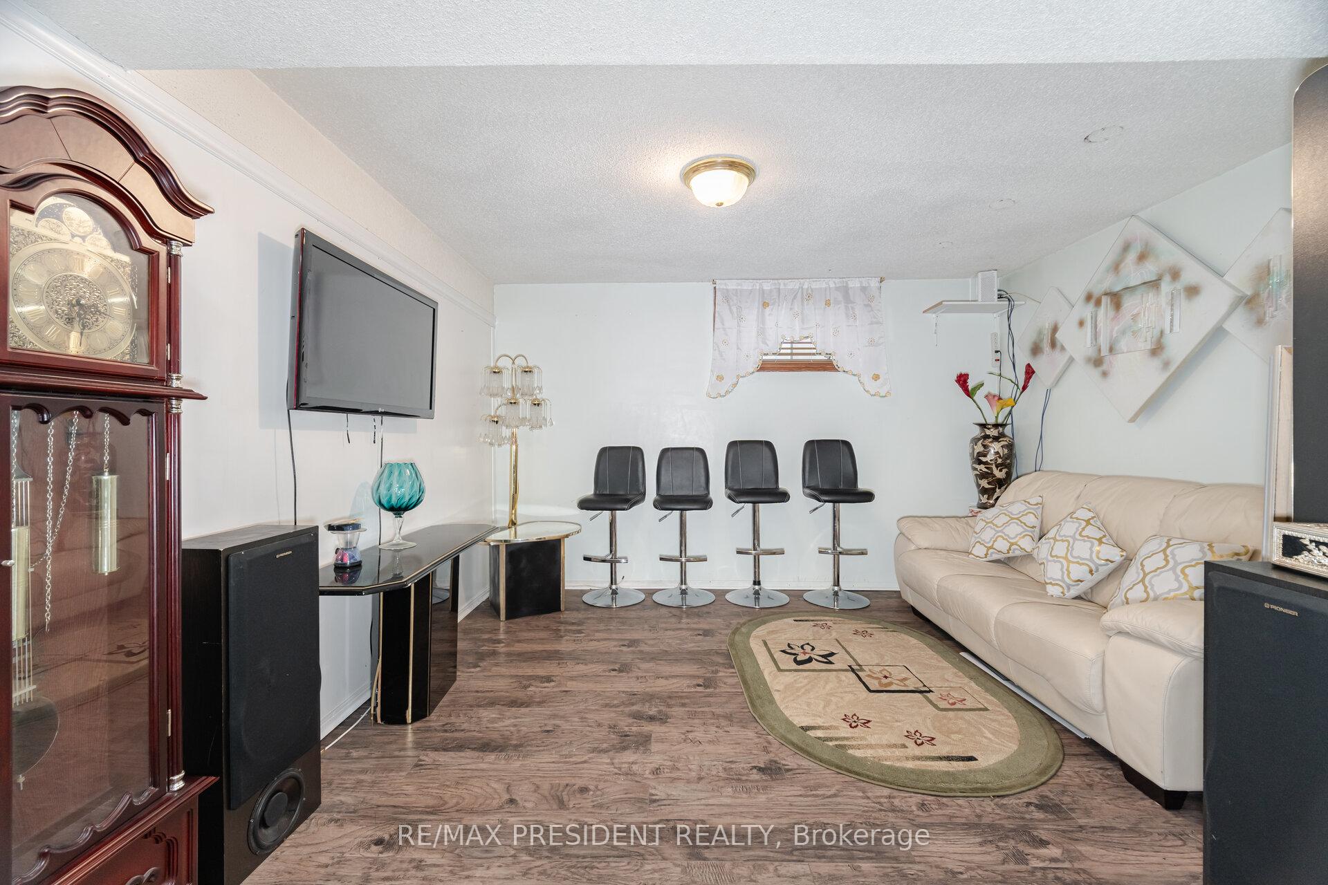 Photo 25 of 66 Gihon Spring Drive, Etobicoke, Mount Olive-Silverstone-Jamestown — HOMEH