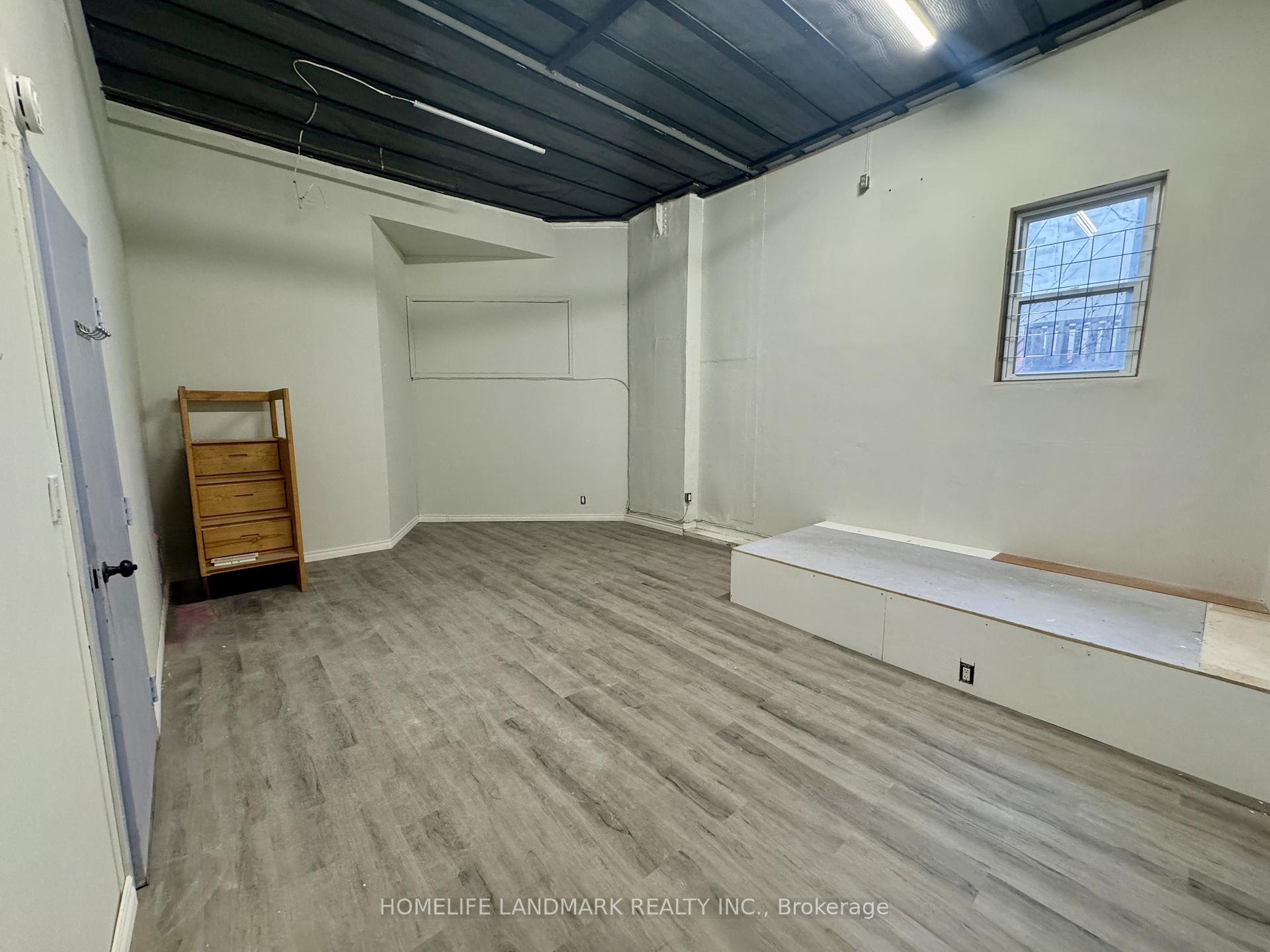 Photo 2 of Unit 3, 450 Spadina Avenue, Toronto, Kensington-Chinatown — HOMEH