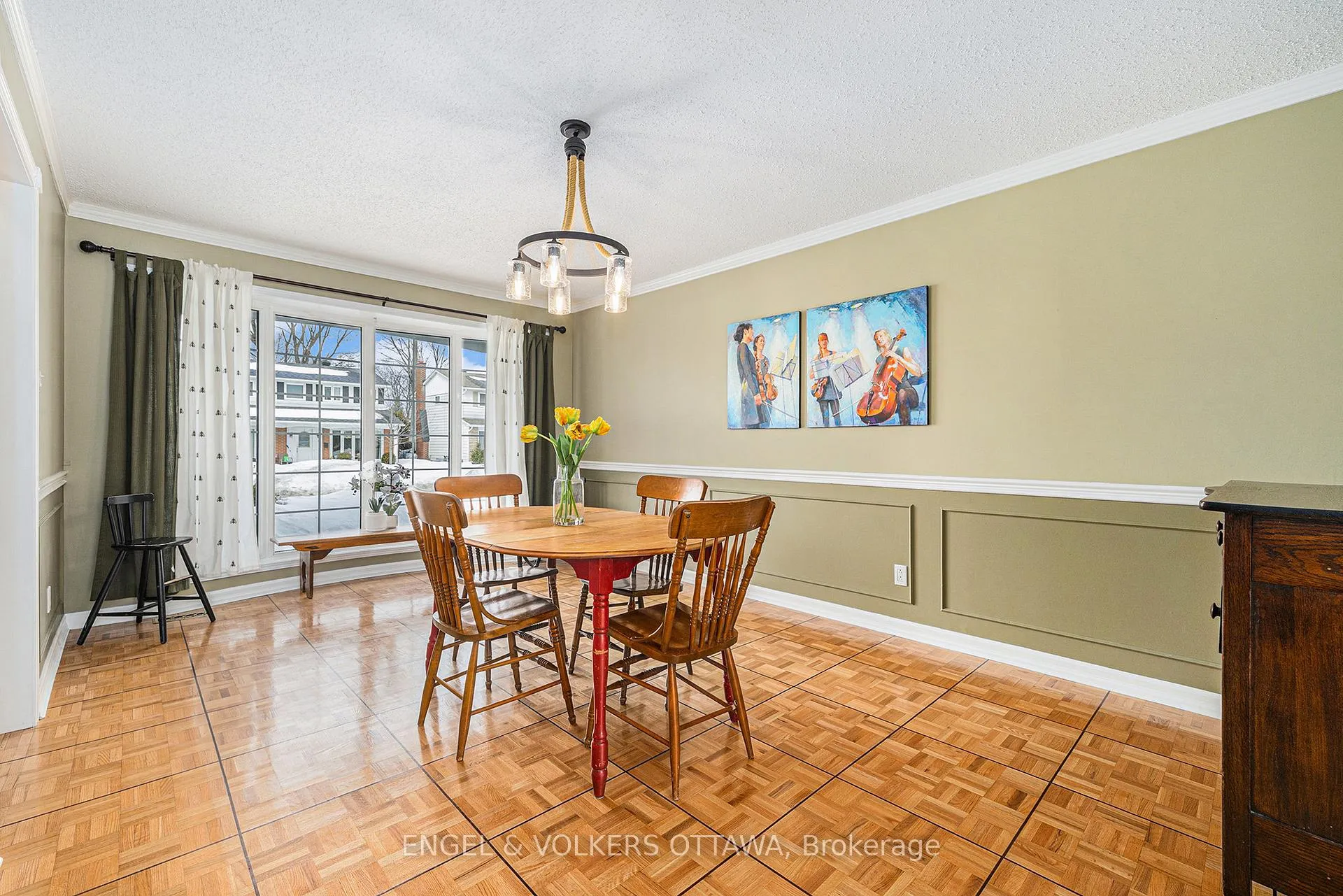 Photo 10 of 12 Woodburn Drive, Ottawa, Blackburn Hamlet — HOMEH