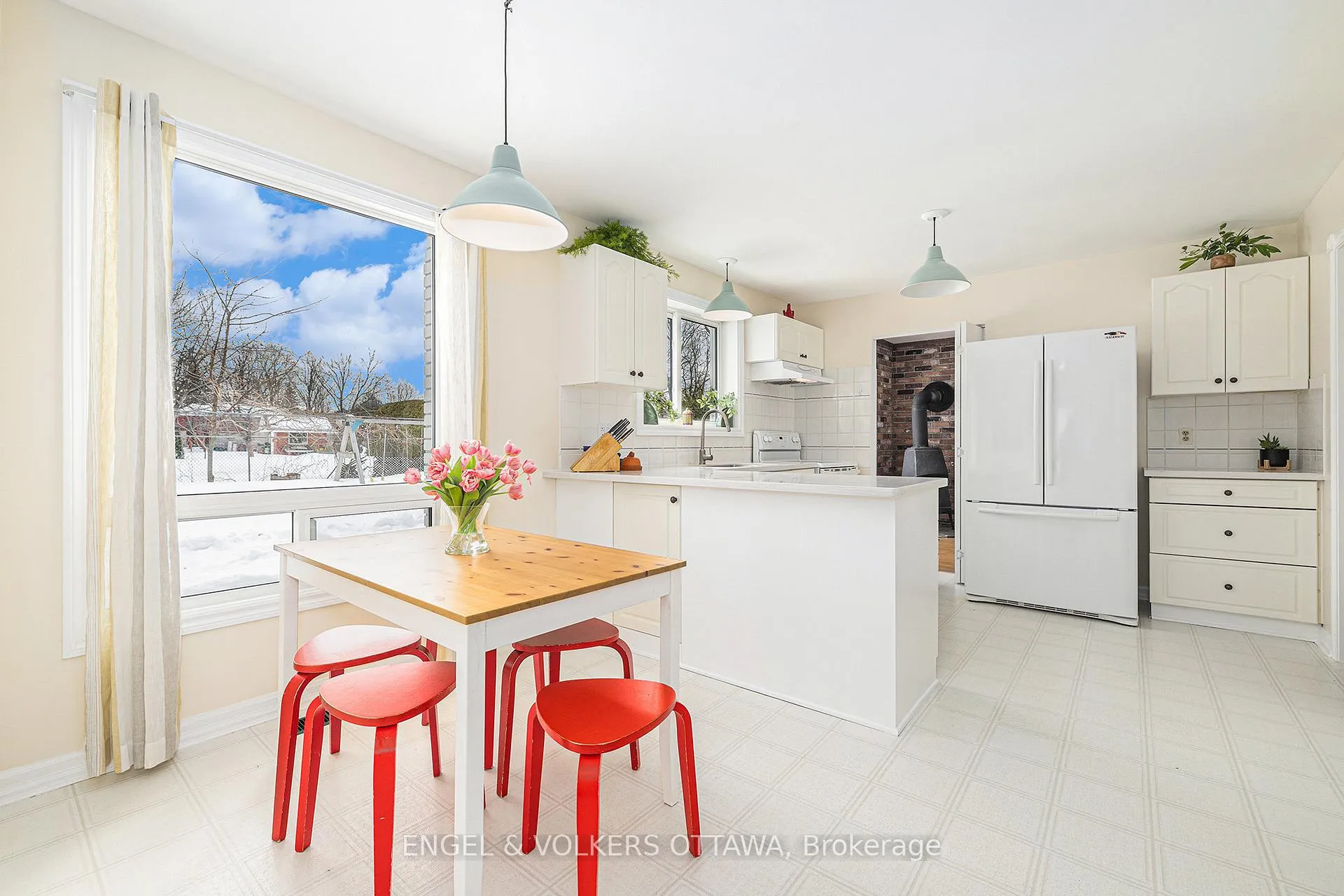 Photo 14 of 12 Woodburn Drive, Ottawa, Blackburn Hamlet — HOMEH