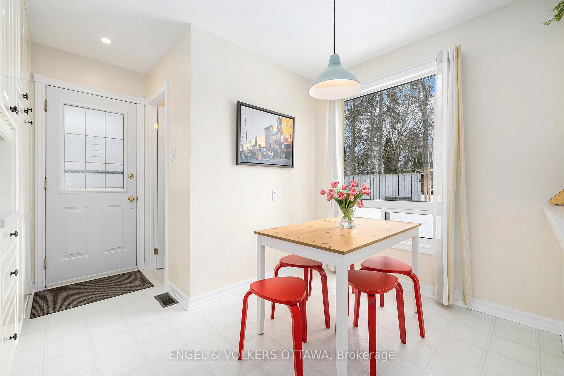 Photo 15 of 12 Woodburn Drive, Ottawa, Blackburn Hamlet — HOMEH